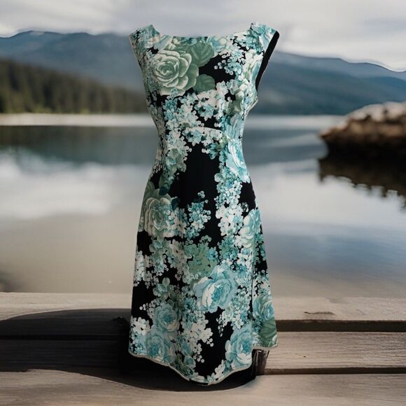 Dresses & Skirts - Chic Women’s ‎ Figure Flattering Floral  Dress 14P Design By Dressbarn y2k style